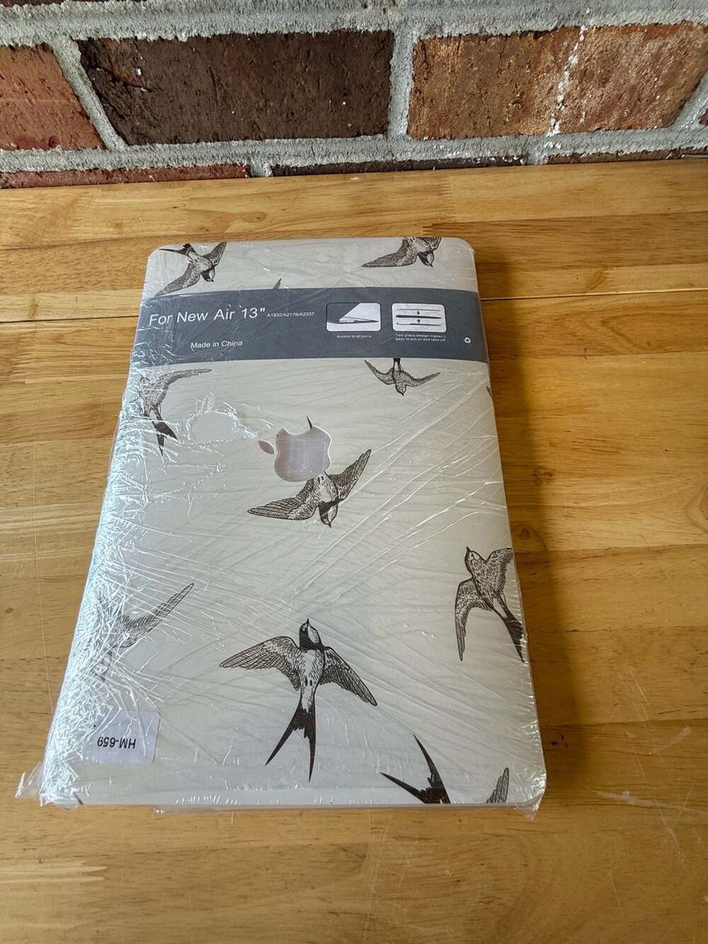 Flying Swallows Pattern Hard Shell Case for MacBook Air 13-inch